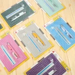 Bộ dụng cụ cắt giấy size A5 tấm lót cắt tự liền Huan Mei nhiều màu sắc, dao trổ kèm lưỡi dao, thước kẻ sắt 15cm