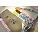 Bút sơn không phai Marvy DecoColor ngòi 2mm mã 728 vẽ trên vải, gỗ, kính, kim loại, đa chất liệu - Image 5