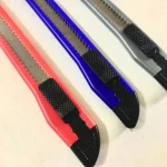 Dao rọc giấy dọc giấy inox DELI 2034 E2034 2054 2031 2061 dao hãng HAND SK5 lưỡi dao bạc, dao đen 30 độ cắt chi tiết - Image 7